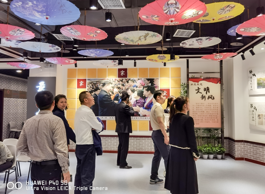 公司固定收益部黨支部、投行業(yè)務(wù)部黨支部、綜合事務(wù)部與金融（產(chǎn)業(yè)）基地保障黨支部開展聯(lián)合黨日活動